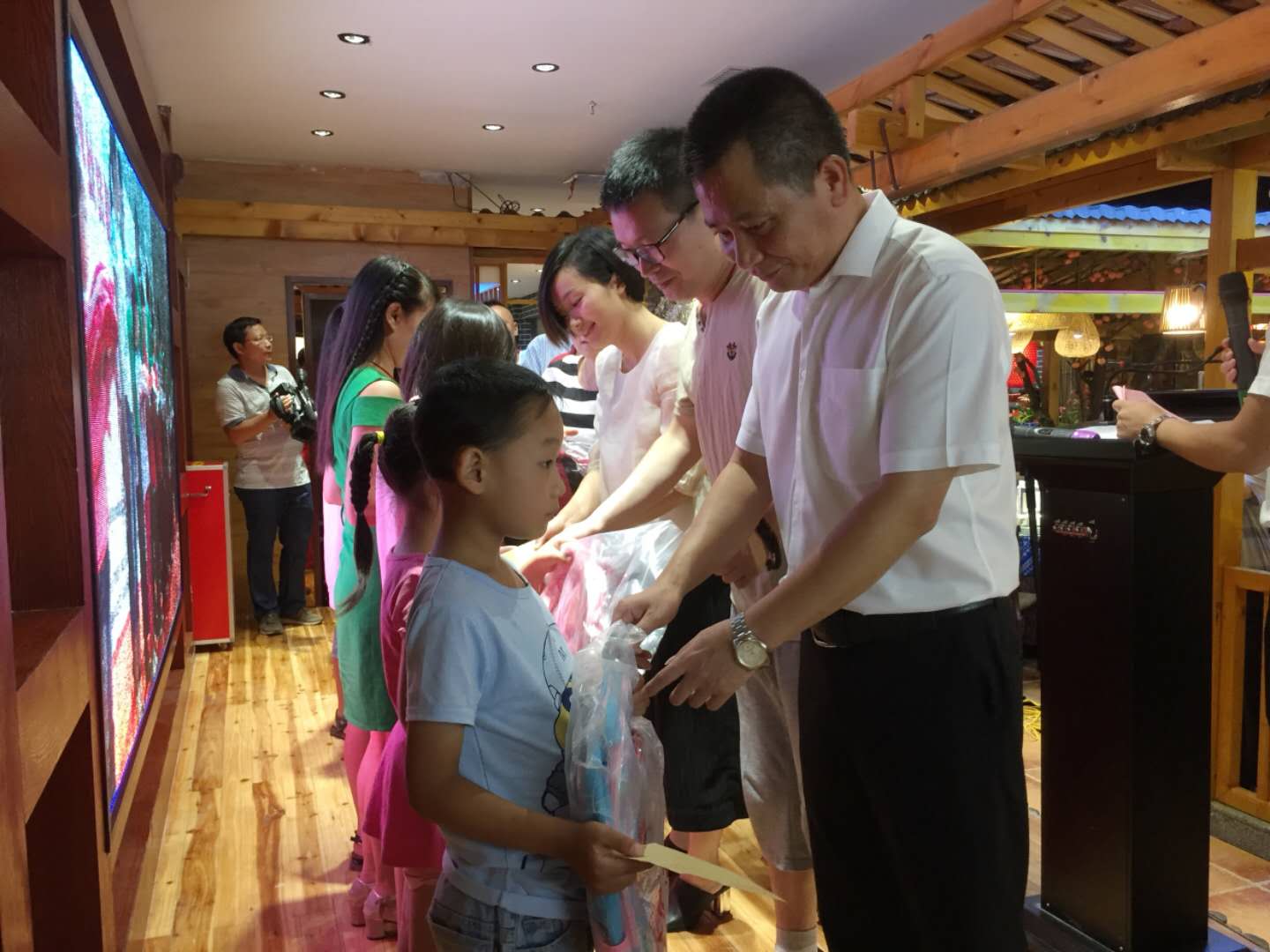 背篓人家