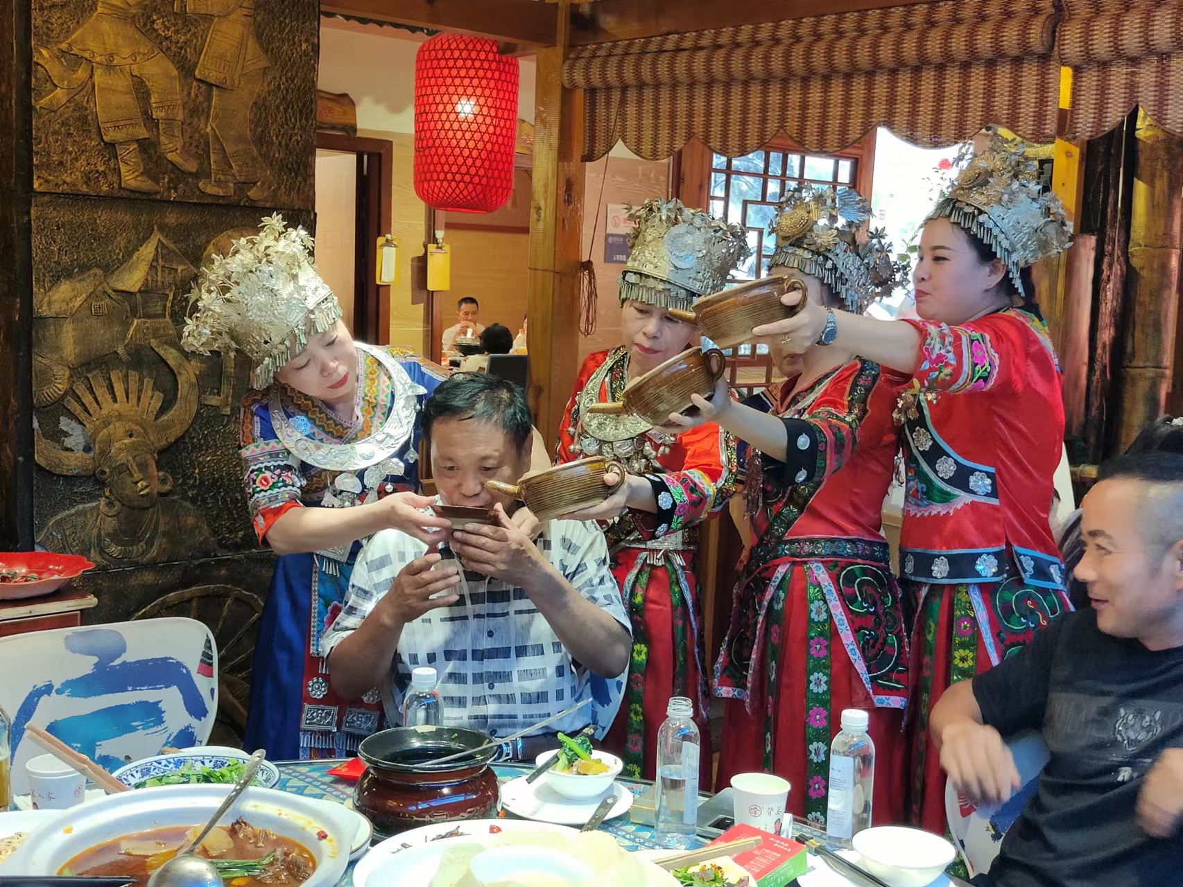 背篓人家市委店